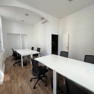 Bureau privé 26 m² 8 postes Coworking Rue Bailli de Suffren Marseille 13001 - photo 3